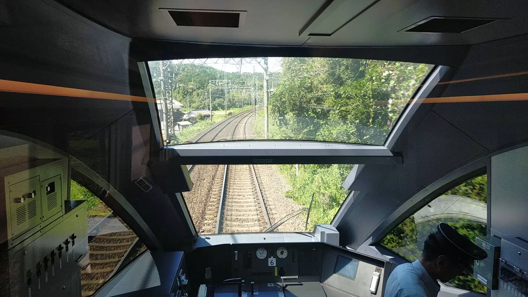 Beyond the Bullet Train: Redefining Luxury Travel with the Kintetsu "HINOTORI"