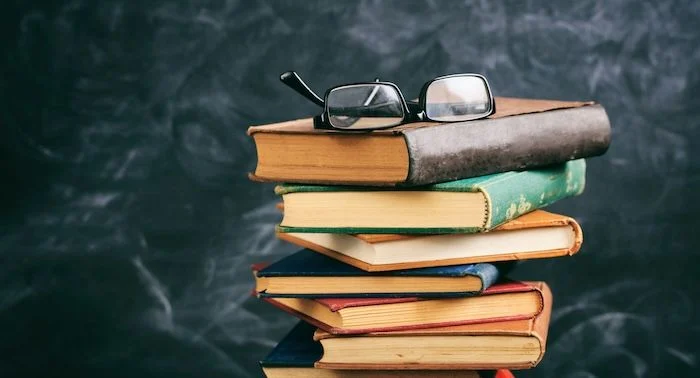 Beyond the Podcast: ‘Zero to Well-Read’ Launches Exclusive Guided Read-Alongs for Bibliophiles