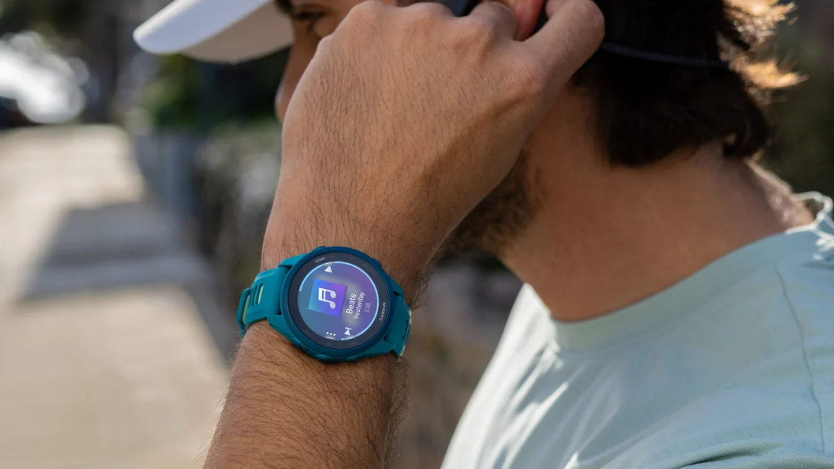 Bridging the Gap: Garmin Unveils Forerunner 70 and 170 to Democratize Advanced Fitness Tracking