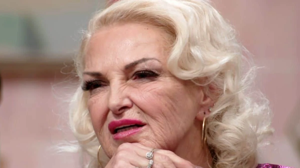 Defending the Next Generation: Angela Deem Confronts Cyberbullying Following Attacks on Her Granddaughter