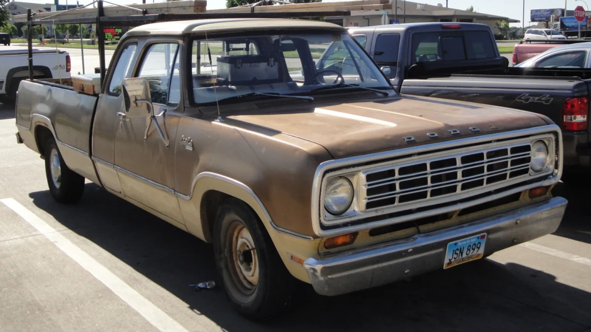 The Evolution of the Modern Hauler: Tracing the History of Crew and Extended Cab Trucks