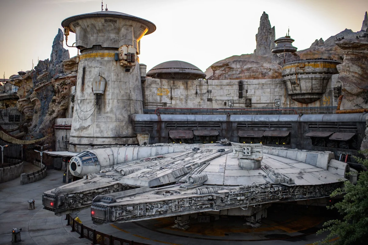 The Kessel Run Gets a New Co-Pilot: The Mandalorian and Grogu Take Over Smugglers Run