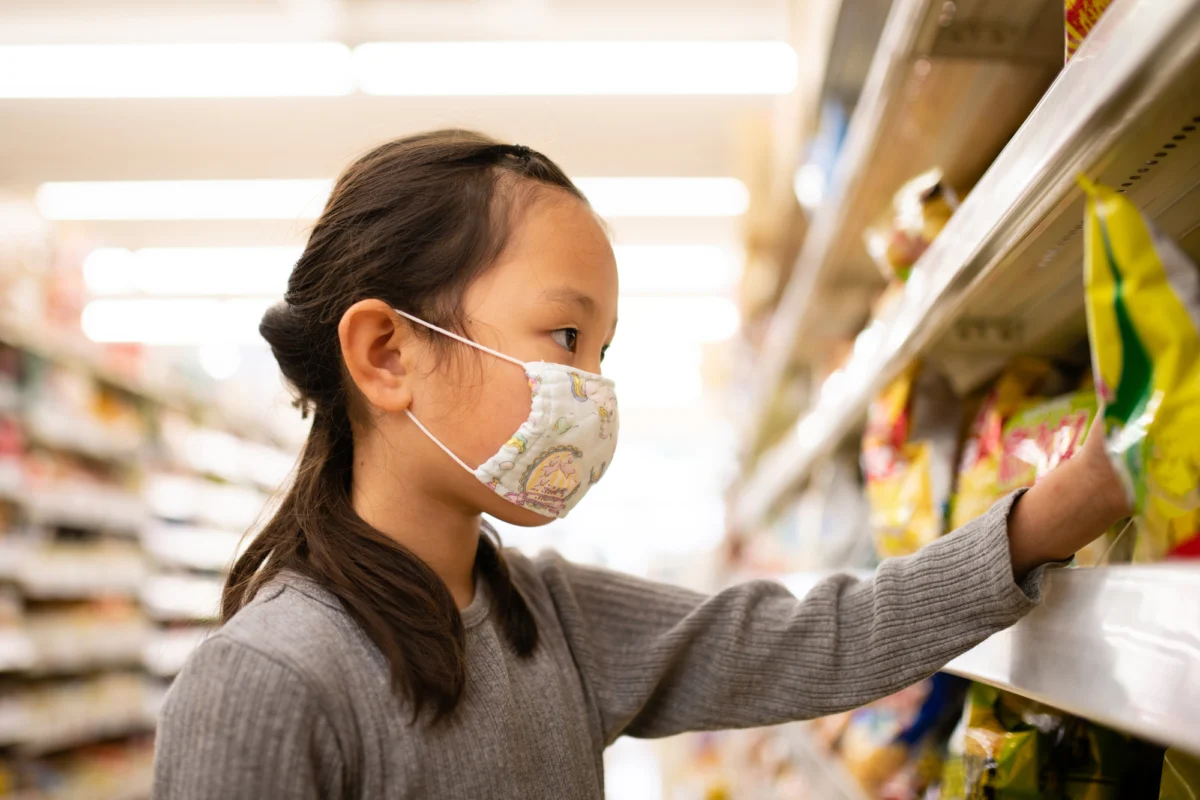 The Monochrome Shelf: How Global Conflict is Stripping the Color from Japan’s Snack Aisles