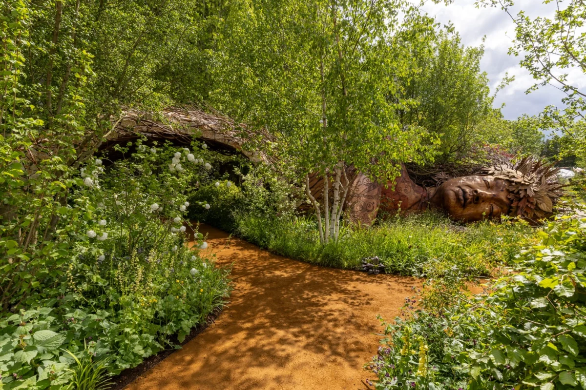 The Resurgence of the Wild: How "On the Edge" Conquered the Chelsea Flower Show