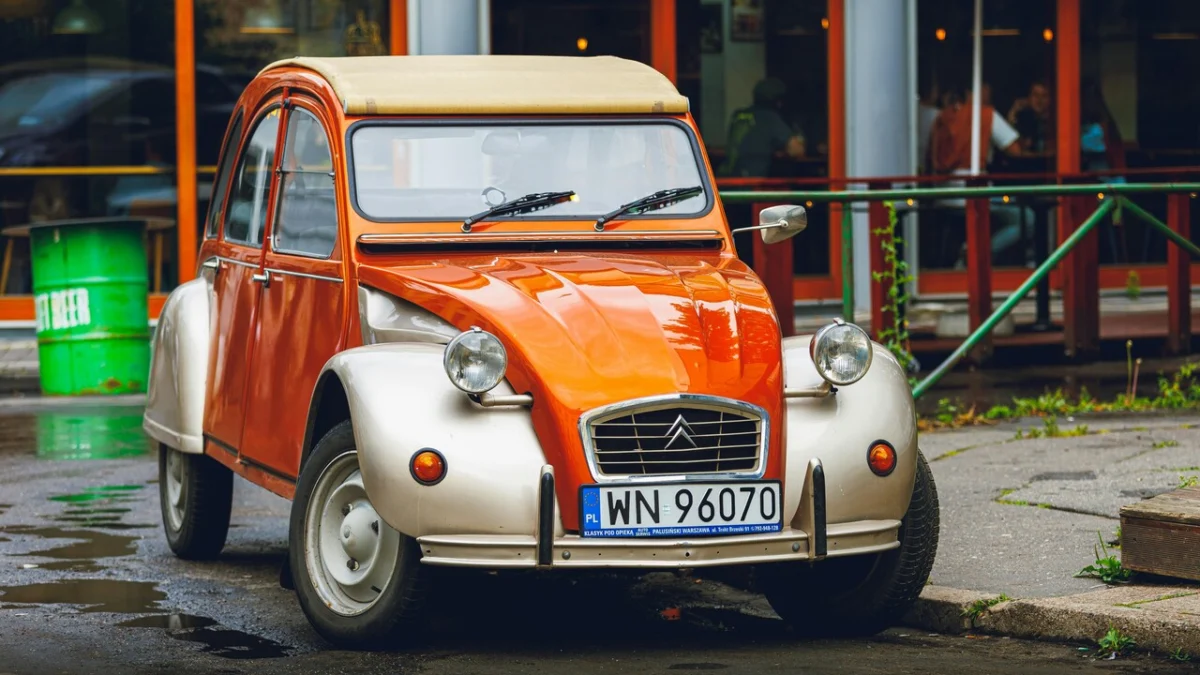 The Resurrection of an Icon: Citroën Confirms All-Electric 2CV to Democratize Mobility