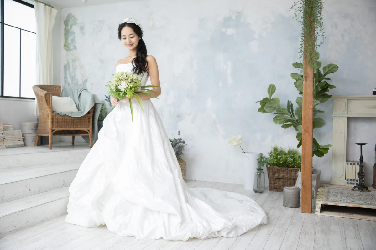 The Rise of the Solo Bride: Why Japan’s Marriage Crisis is Redefining "Happily Ever After"