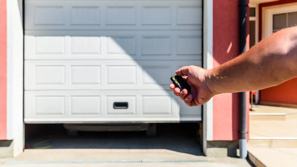 Beyond the "Cracked Door" Myth: Scientific Strategies for Managing Garage Heat