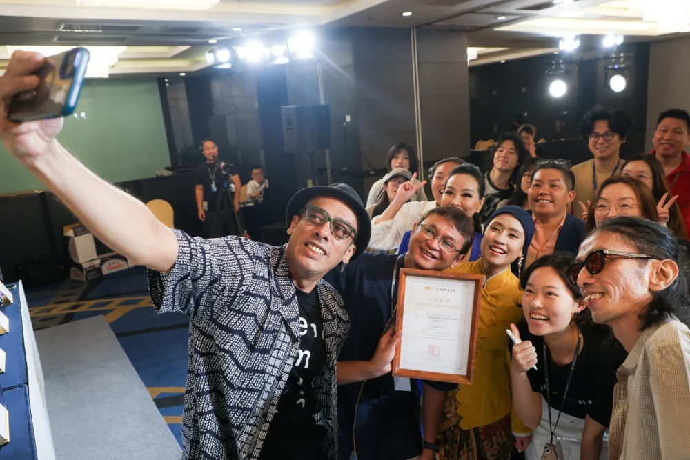 Bridging Ancestral Roots: "My Own Last Supper" Targets Mainland China Following Shanghai Premiere