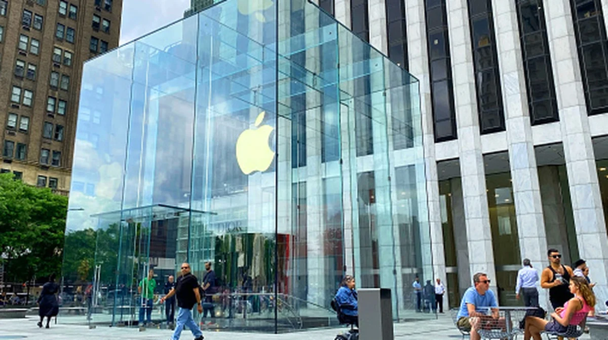 Strategic Reshoring: Evaluating the Reported Apple-Intel Domestic Chip Manufacturing Partnership