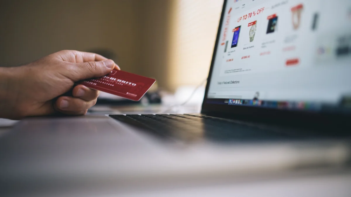 The Digital Placebo: Inside South Korea’s Viral "Dopamine Shopping" Phenomenon
