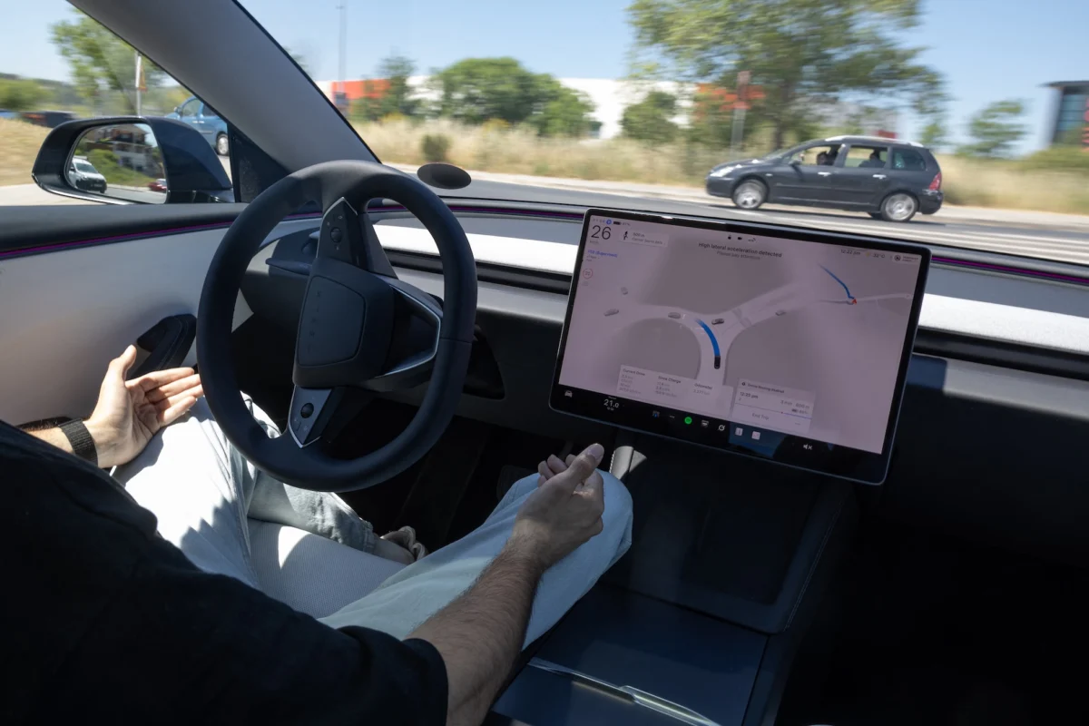 The Future of Mobility: Regulatory Scrutiny, Robotaxi Scaling, and the Shifting EV Landscape