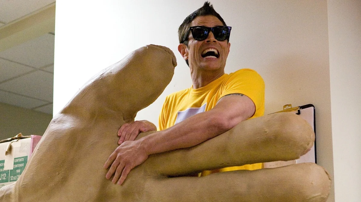 The Paradox of Leonardo: How Johnny Knoxville’s Biggest Box Office Hit Became a Ghost Role