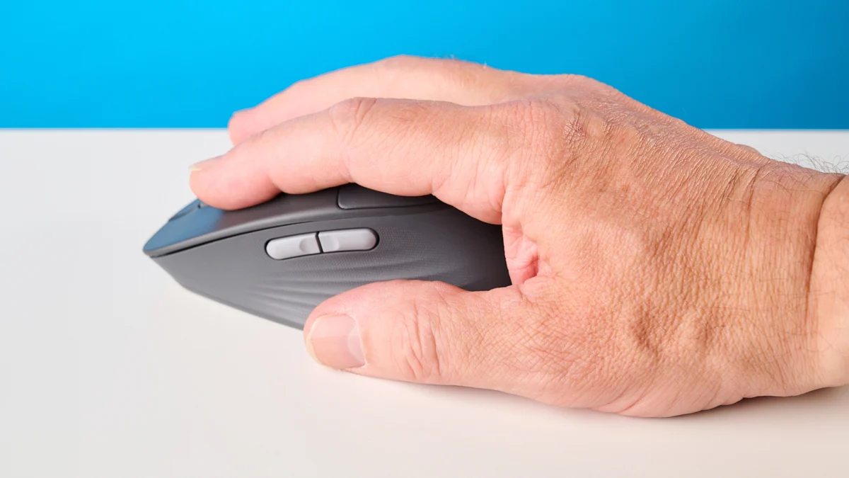 The Quiet Revolution: Why the Logitech Signature Comfort Plus M850L is the Desk Upgrade You Didn’t Know You Needed