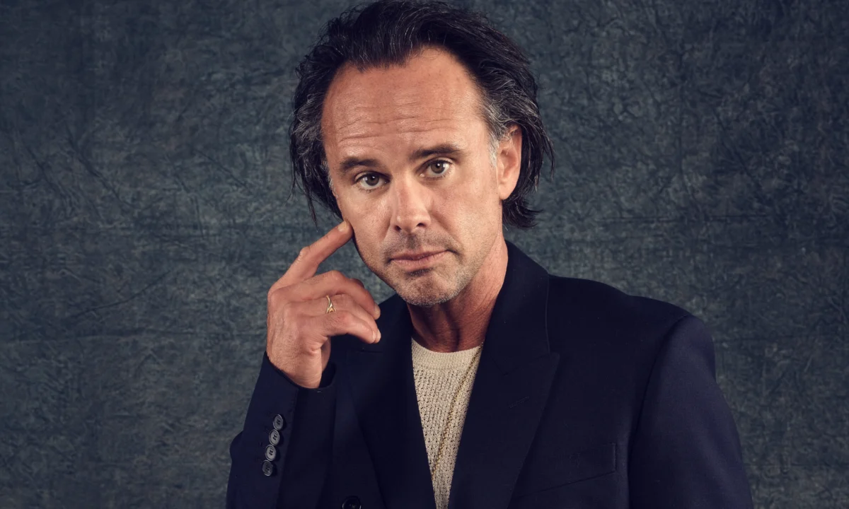 The Real-Life Hero of the Desert: How Walton Goggins Saved Olivia Wilde on the Set of ‘Cowboys & Aliens’
