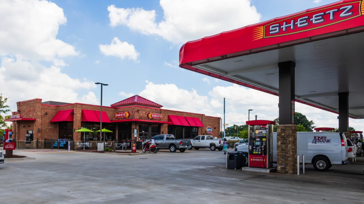 The Sheetz Phenomenon: Navigating the Unwritten Etiquette of America’s Premier Fuel-and-Food Hub