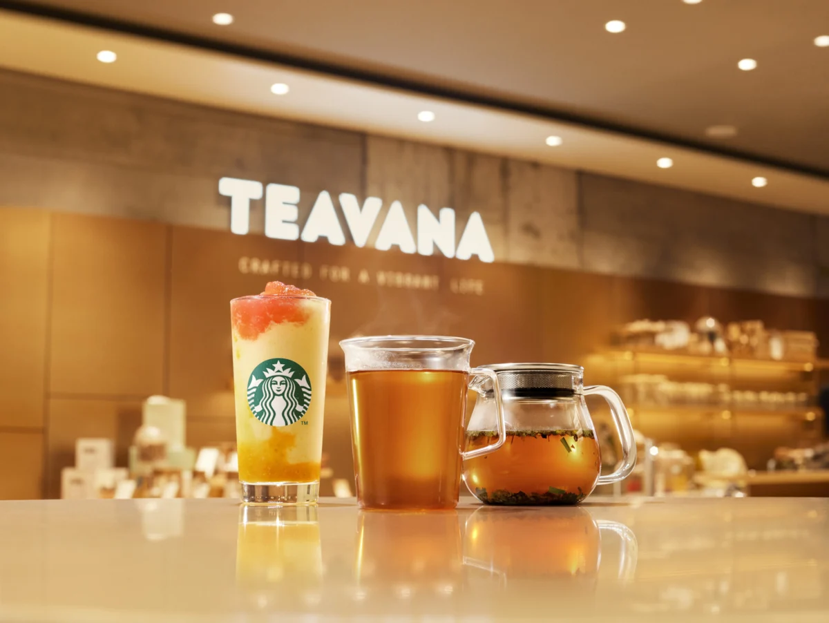 The Tropical Escape: Starbucks Japan’s "Urban Oasis" Redefines the Tea Experience
