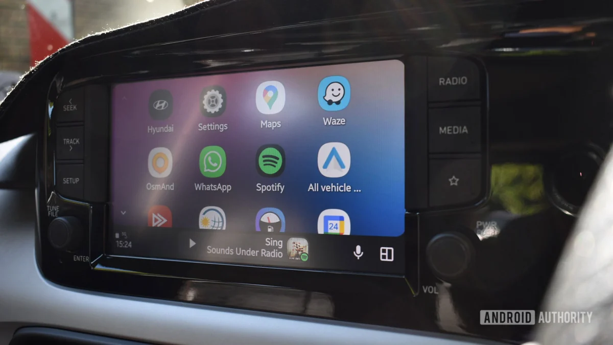 A Fresh Coat of Paint: Android Auto Prepares for a Sleek Media Dashboard Redesign
