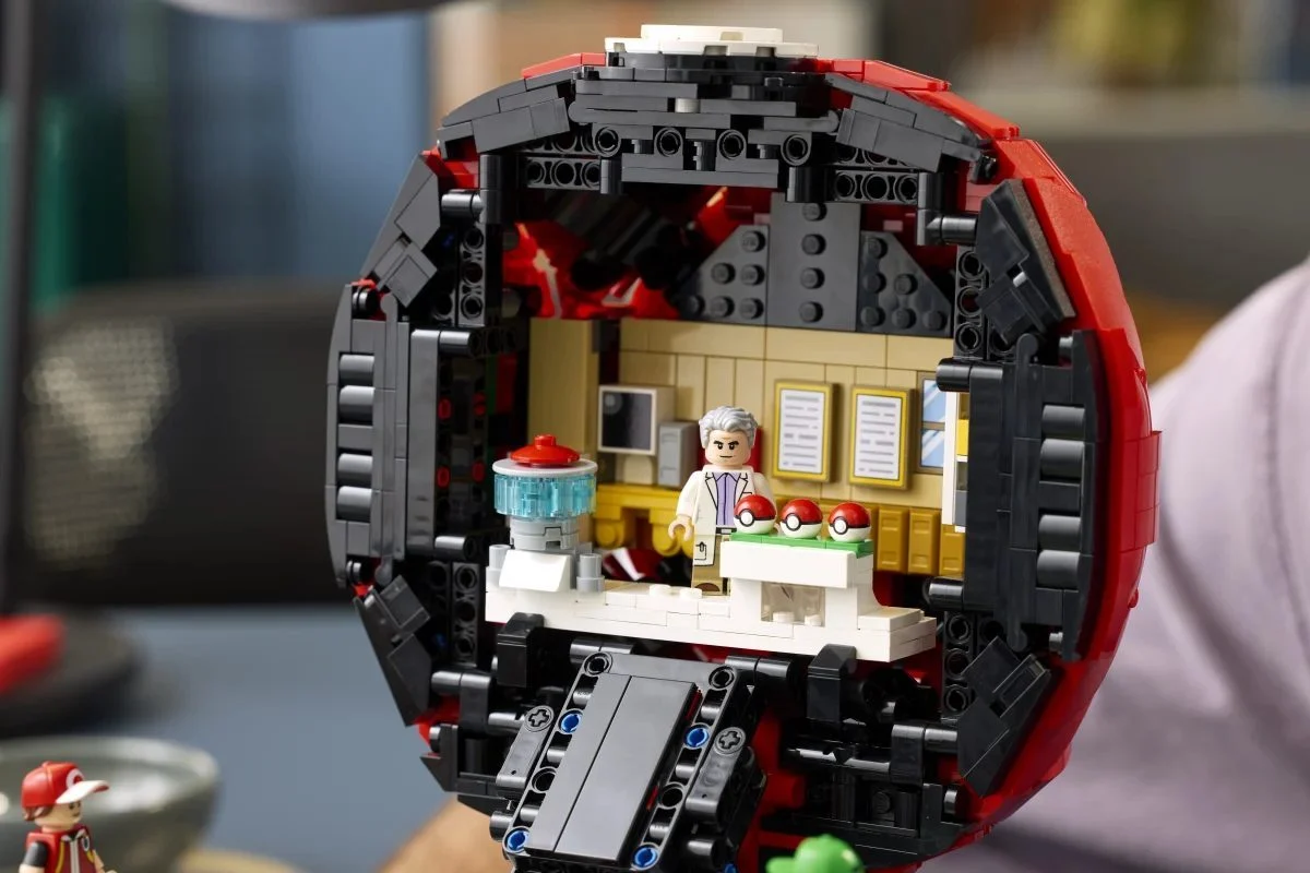 A New Era of Play: LEGO Unveils the Iconic Trainer Moments Poké Ball Set