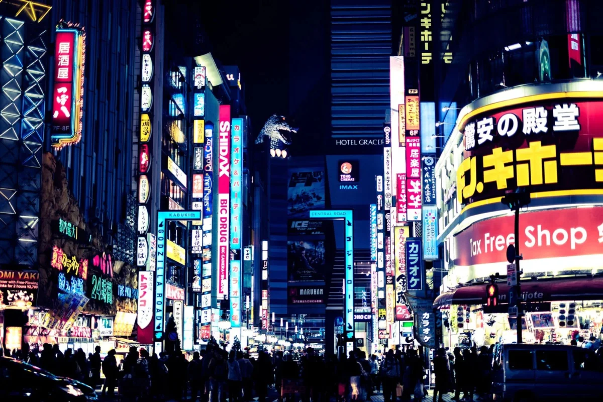 Midnight Predators: Tokyo Police Crack Down on Kabukicho’s Predatory Touting Scams