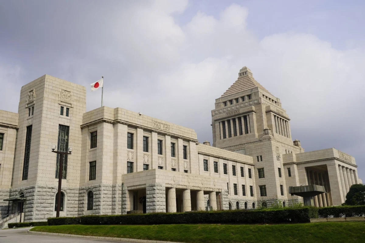 Political Brinkmanship: Diet Extends Session to Force Controversial "Secondary Capital" Bill