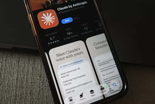 The AI Paradox: Why Brand Chatbots Are Falling Behind Third-Party Powerhouses