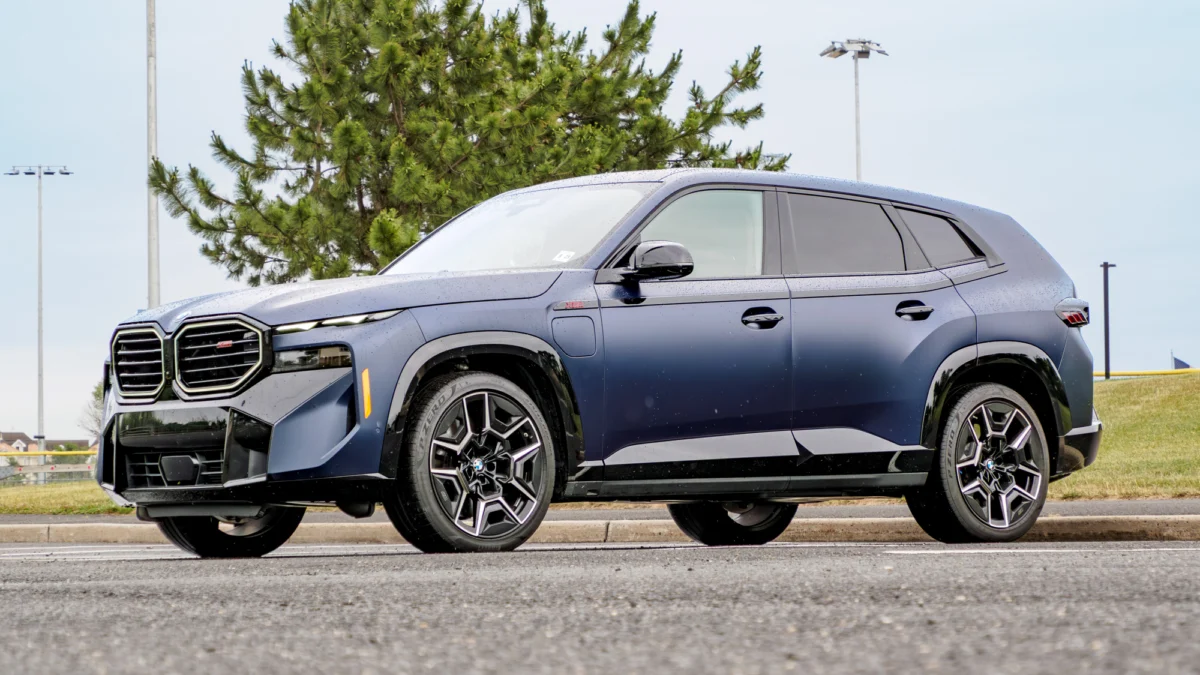The Heavyweight Title Fight: BMW XM Label vs. Audi RS Q8 Performance