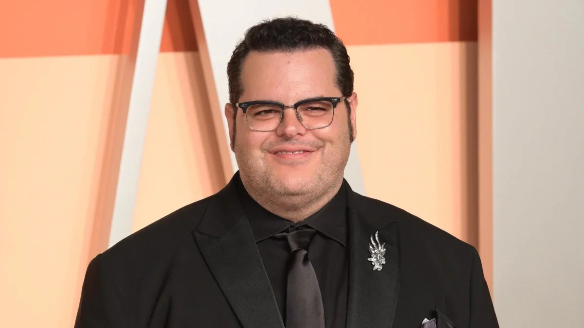 The Heist Evolves: Josh Gad Joins the Star-Studded Ocean’s Eleven Prequel