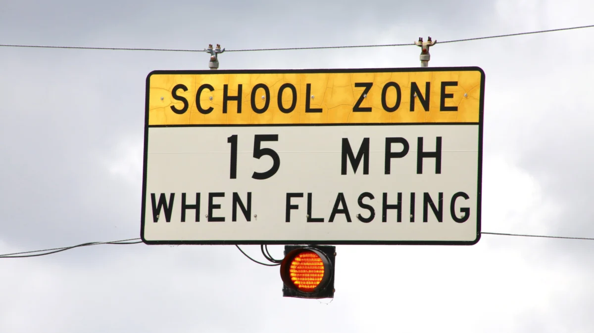 The Science of Caution: Why Flashing Yellow Lights Redefine Road Safety