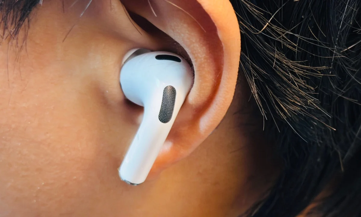 The Silent Disappearance of Apple’s Camera-Equipped AirPods: A Project in Limbo
