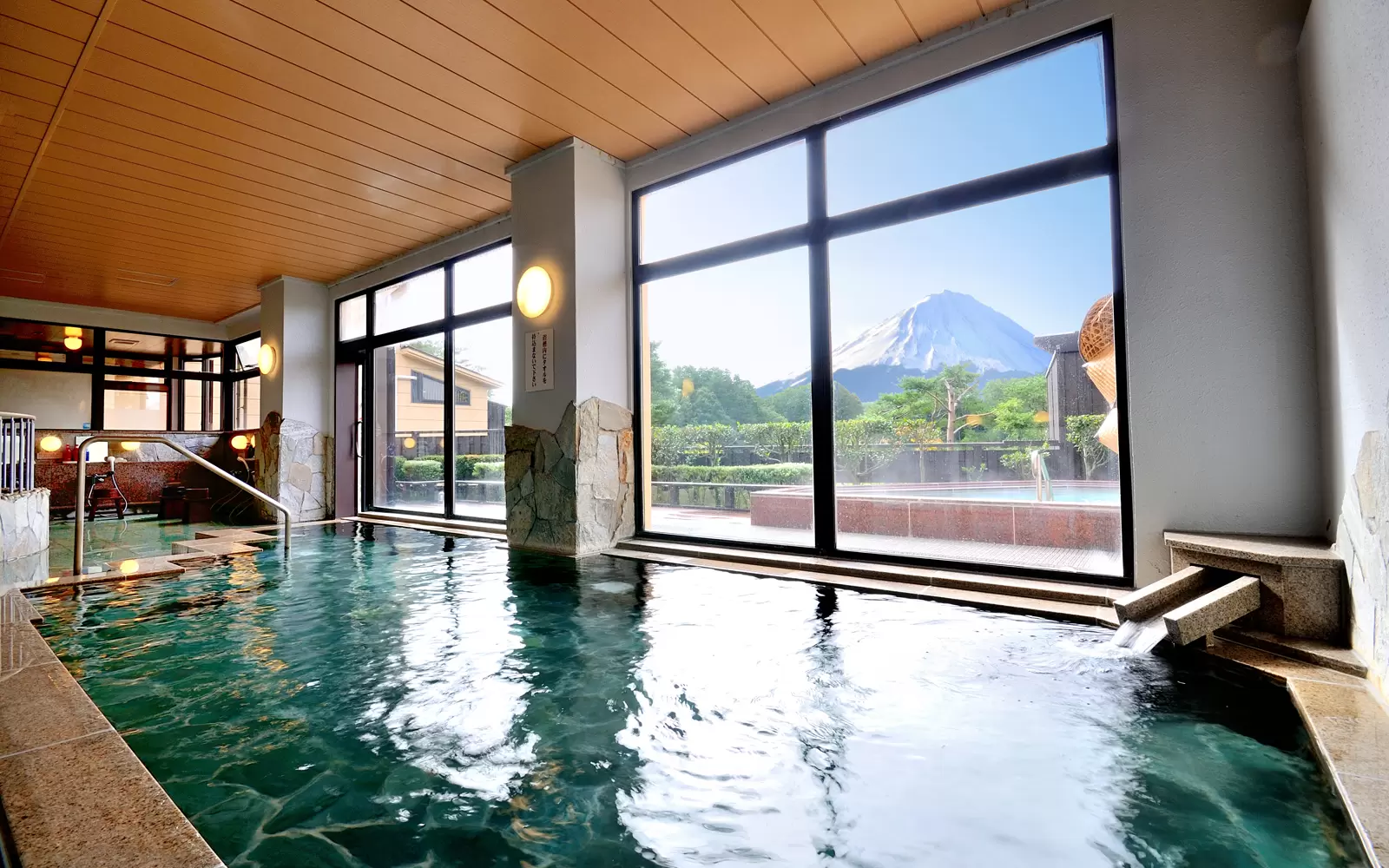 The Ultimate Guide to Fuji Chobo no Yu Yurari Onsen: A Sanctuary Beneath Mount Fuji