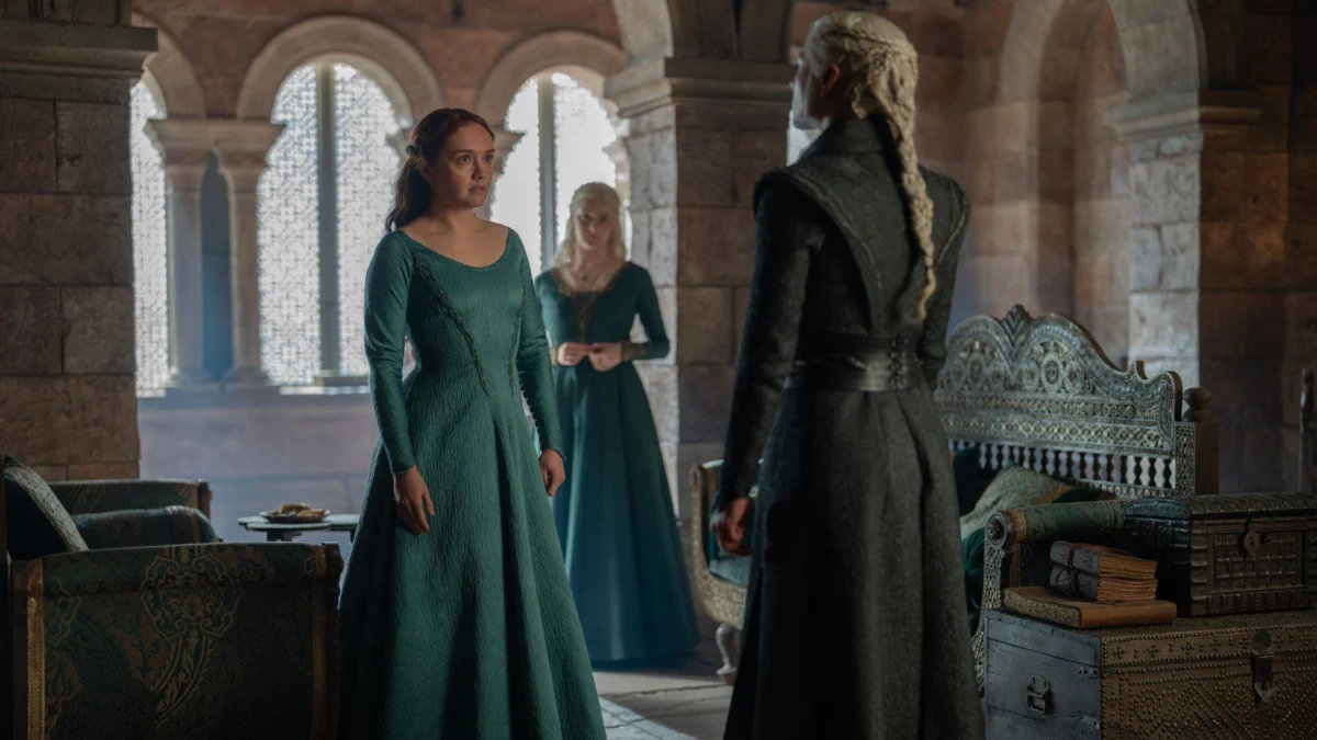 The Unbreakable Chains: Alicent and Rhaenyra’s Relationship Fractured Amidst War’s Unforgiving Grip