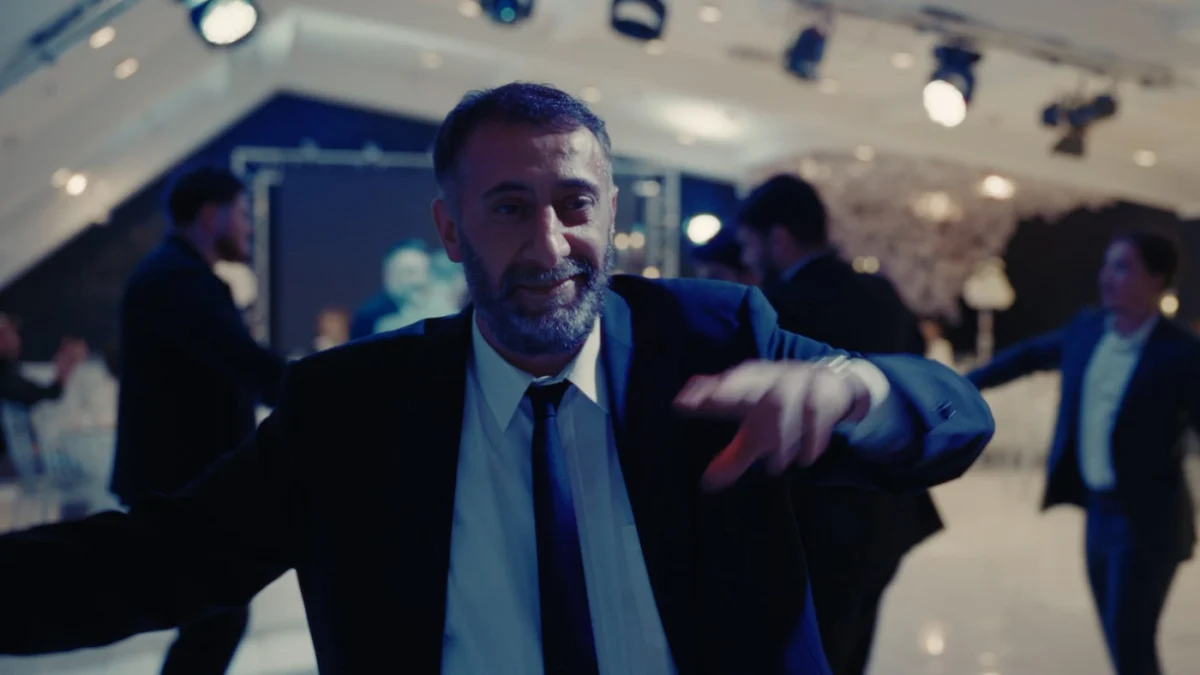 The Weight of Tradition and the Blur of Secrets: A Critical Look at Nader Saeivar’s Hijamat