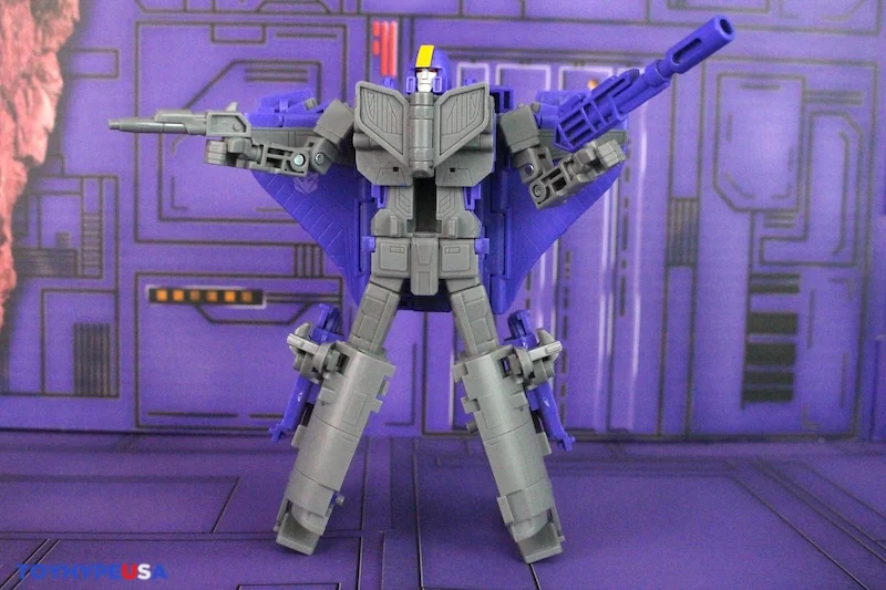 Triple-Changing Perfection: A Deep Dive into the Transformers Studio Series ’86 Leader Class Astrotrain