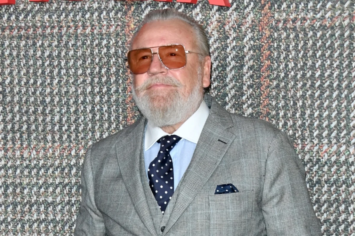 Ray Winstone Reflects on Set Conduct, Industry Evolution, and His Longevity in Hollywood