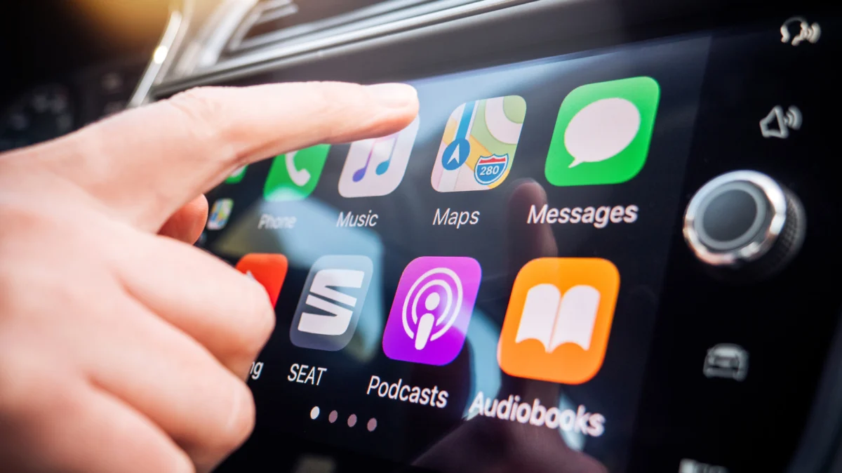 Silence the Noise: A Comprehensive Guide to Mastering Siri and CarPlay for Safer Driving