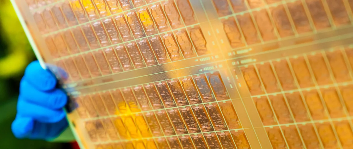 The Silicon Ceiling: Why the Glass Substrate Revolution is Facing a Reality Check