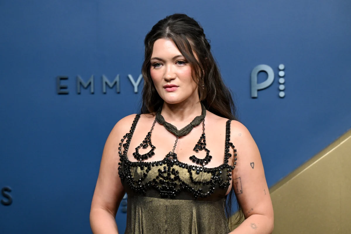 Ethereal Elegance: How Isa Briones and ‘The Pitt’ Conquered the 2026 Emmy Awards