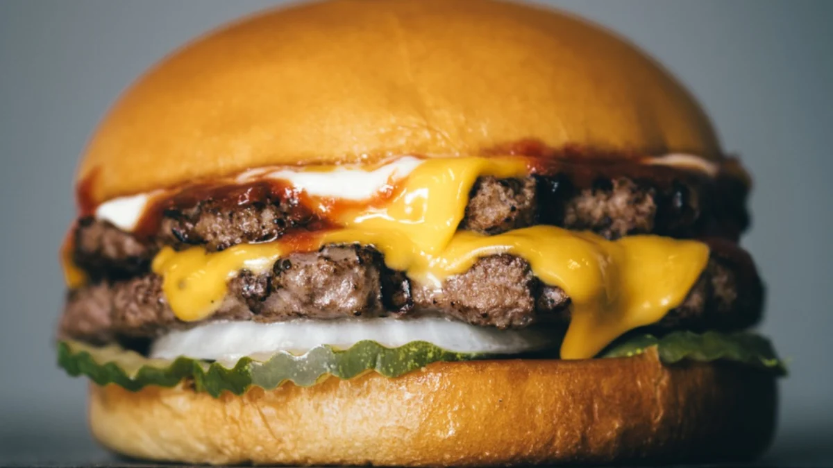 The Burger Wars Escalate: Carl’s Jr. Launches "Stealing the Crown" Campaign to Challenge Market Rivals