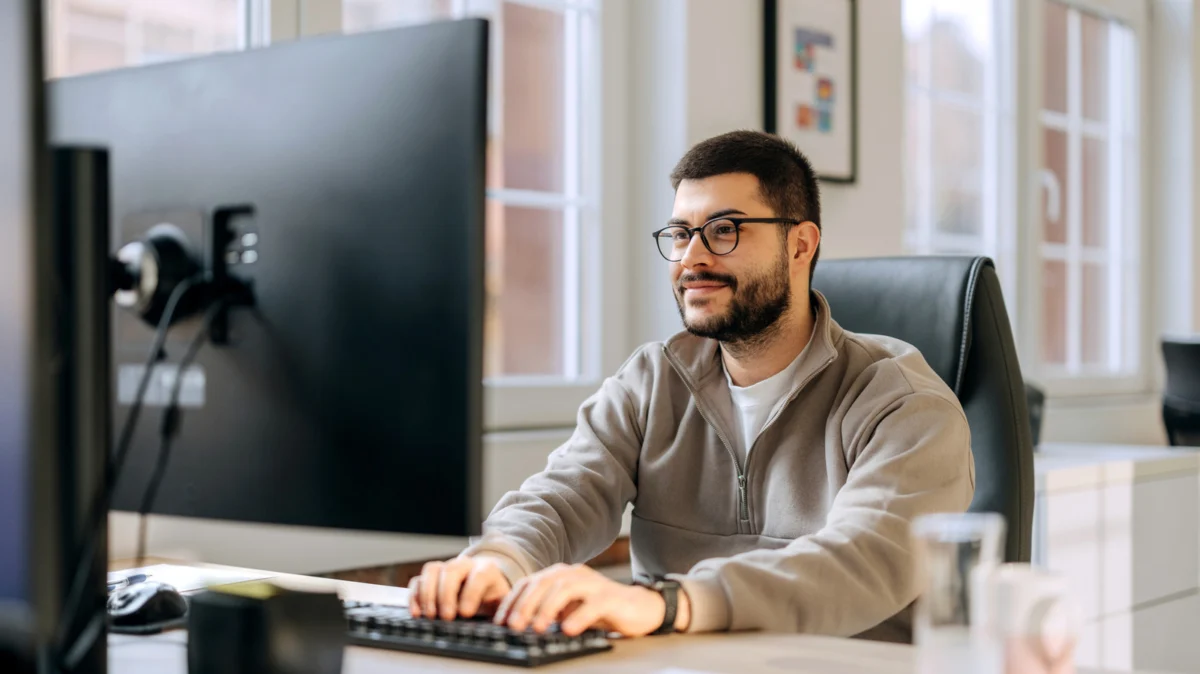 The Ergonomic Blueprint: Optimizing Your Desk Setup for Health and Productivity