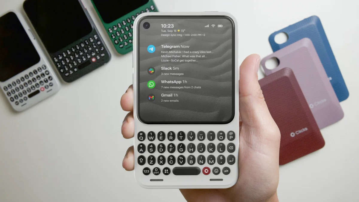 The Return of the Tactile Era: Clicks Communicator Prepares for December Launch