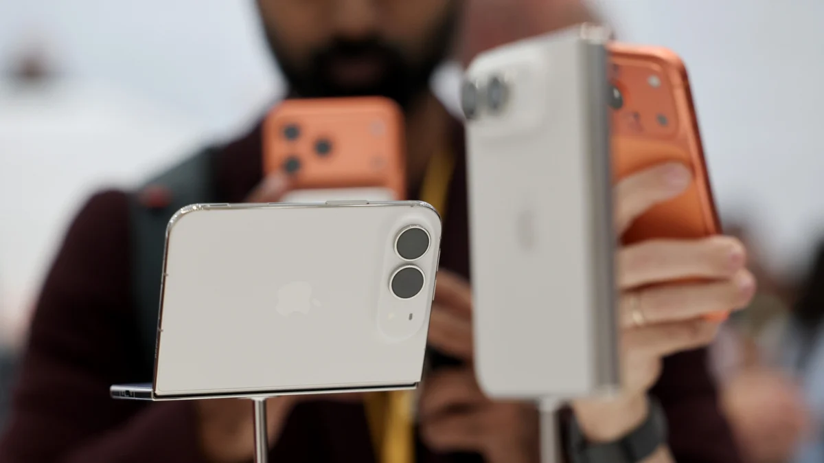 The Seamless Shift: Exploring Apple’s New iPhone Handoff Feature