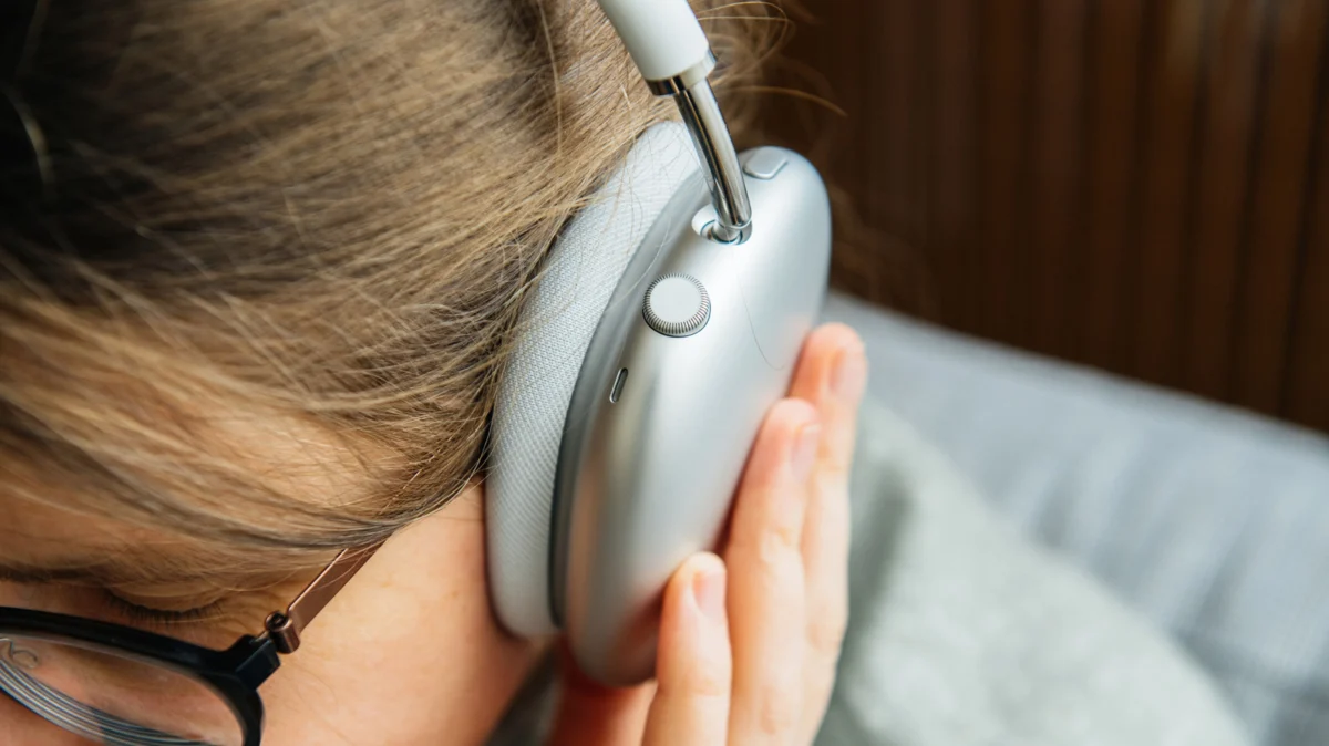 The Silent Revolution: Navigating the Complex Pros and Cons of Active Noise Cancellation