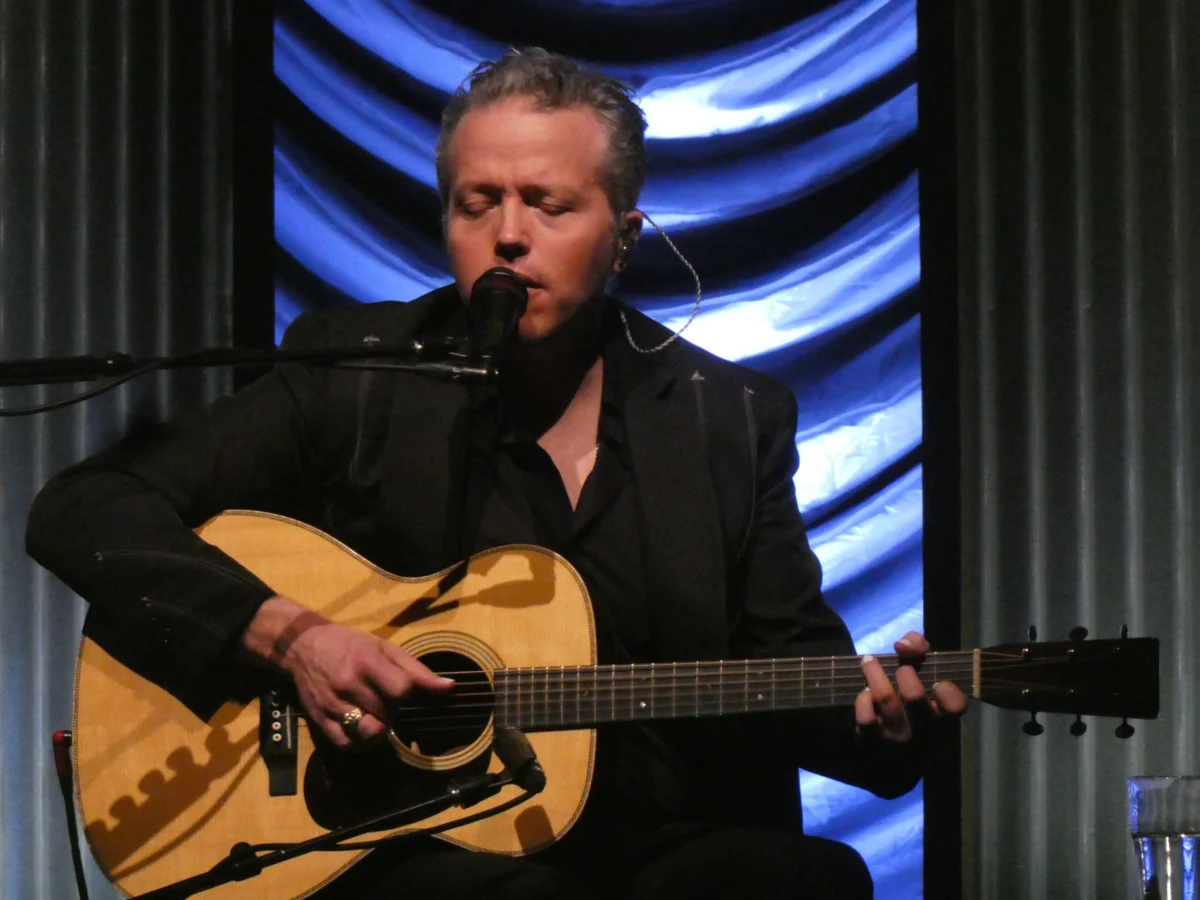 The War for Identity: Jason Isbell and Fellow Musicians Sue Suno Over AI "Voiceprinting"