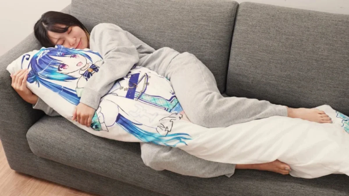 The Warmth of Fiction: Thanko’s New Heated Body Pillow Redefines Digital Companionship