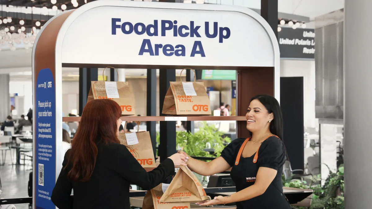United Airlines Launches Gate-Side Delivery Pilot: A New Era for Airport Convenience